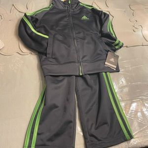 Adidas dark grey/ lime 3T NWT set
